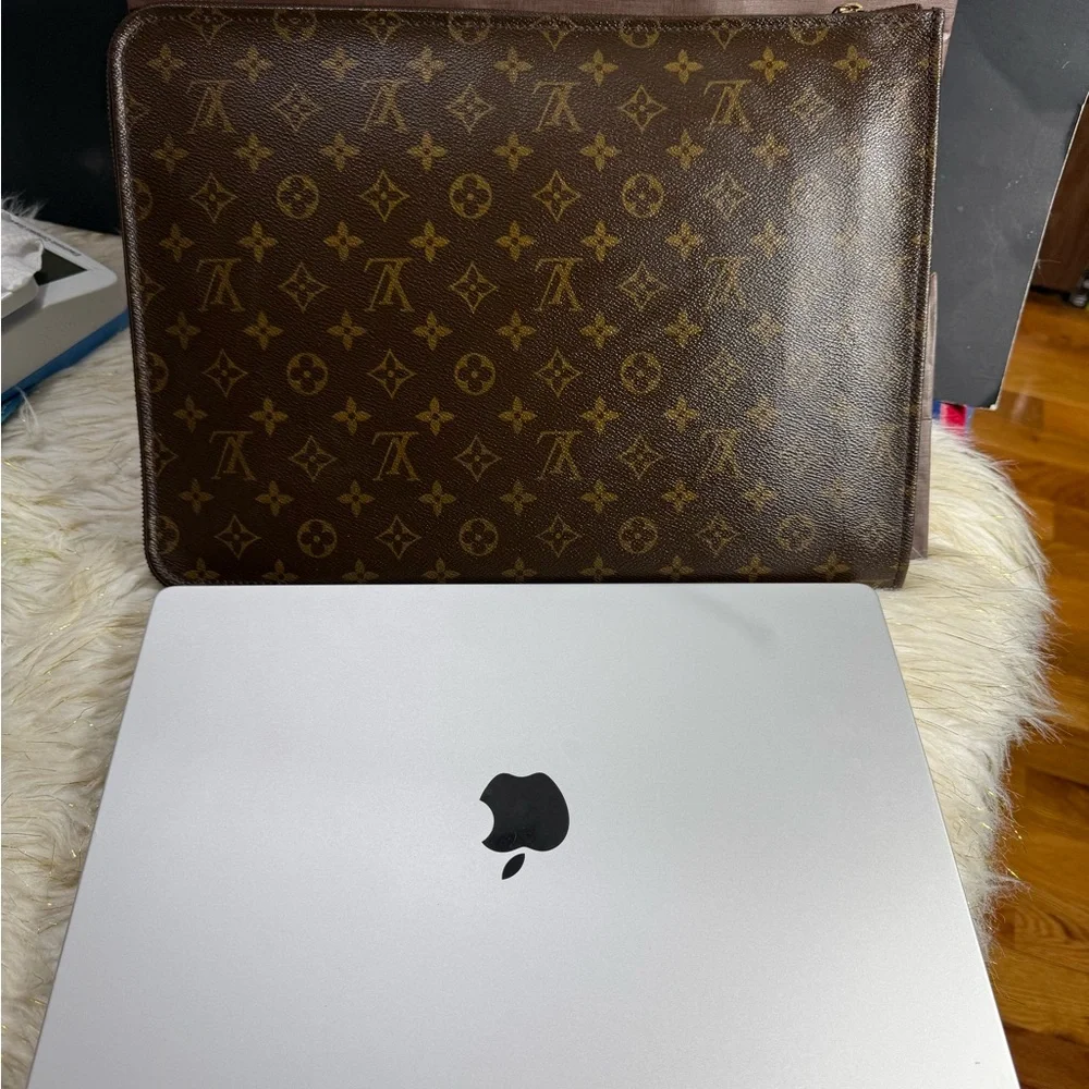 Louis Vuitton Poche Document Case for Ipad Laptop with free duster & Paperbag